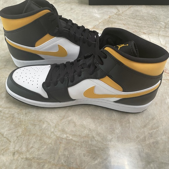 Nike Air Jordan 1 mid se - Picture 10 of 14